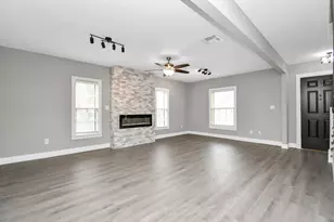 901 N Jones St, Baytown, TX 77520 - Photo 6
