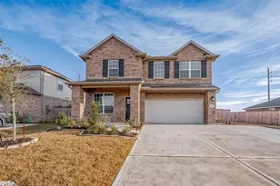 8526 Treetop Hts Dr, Baytown, TX 77523 - Photo 2