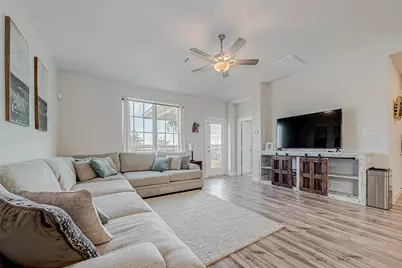 8526 Treetop Heights Drive, Baytown, TX 77523 - Photo 10