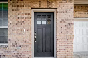 8526 Treetop Hts Dr, Baytown, TX 77523 - Photo 4