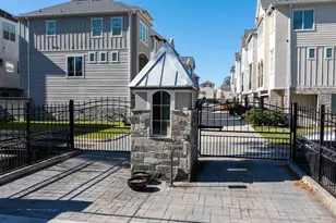 10918 Upland Retreat Dr, Houston, TX 77043 - Photo 1