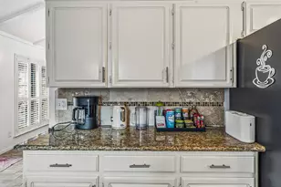 8426 Edgemoor Dr, Houston, TX 77036 - Photo 14