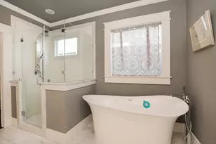 907 E 25th St, Houston, TX 77009 - Photo 20