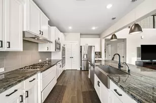 702 Hooks Trl, League City, TX 77573 - Photo 10