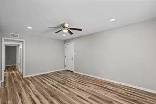 1927 Ave M 1/2, Galveston, TX 77550 - Photo 6