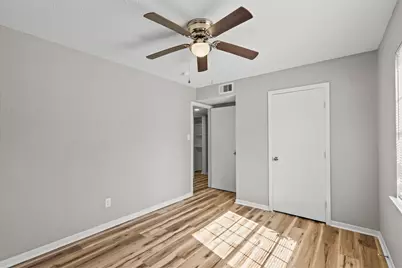 1927 Avenue M 1/2 #9, Galveston, TX 77550 - Photo 12