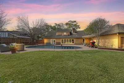 9607 Moonlight Drive, Houston, TX 77096 - Photo 2