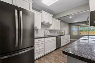 626 Suncrest, Orange, TX 77630 - Photo 8