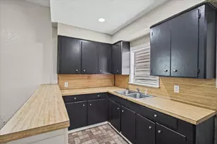 3005 Avenue L, Galveston, TX 77550 - Photo 4