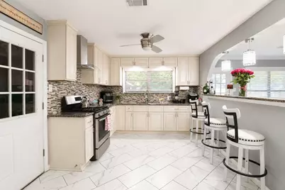 1211 Alamo Street, Rosenberg, TX 77471 - Photo 2