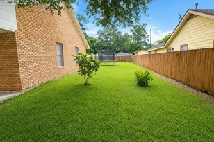 1211 Alamo St, Rosenberg, TX 77471 - Photo 8