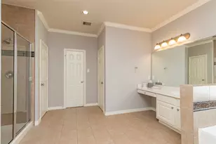 10126 Holly Chase Dr, Houston, TX 77042 - Photo 28