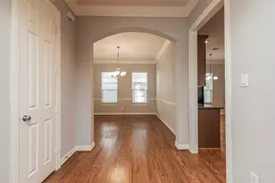 10126 Holly Chase Dr, Houston, TX 77042 - Photo 12