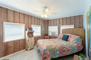 959 S East Rd, Crystal Beach, TX 77650 - Photo 16