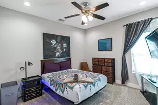 240 Julia St, Houston, TX 77022 - Photo 36
