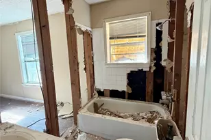 205 S Algeria St, Texas City, TX 77591 - Photo 8