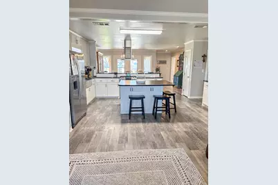 912 N Avenue G, Shiner, TX 77984 - Photo 6