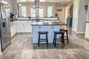 912 N Ave G, Shiner, TX 77984 - Photo 6