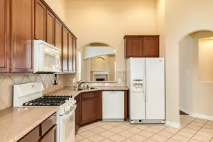 1025 Luke Dr, Alvin, TX 77511 - Photo 10