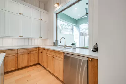 731 E 8th 1/2 Street, Houston, TX 77007 - Photo 22