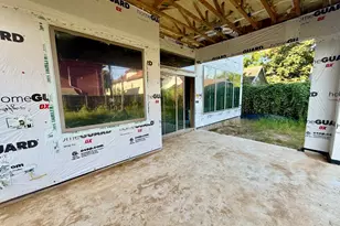 731 E 8th 1/2 St, Houston, TX 77007 - Photo 12