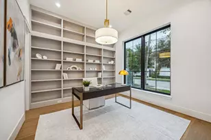 1204 W Drew St, Houston, TX 77006 - Photo 4