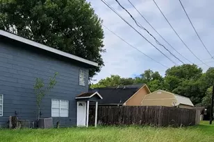 1207 Milam St, Liberty, TX 77575 - Photo 14