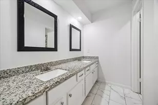6619 Log Hollow Dr, Houston, TX 77088 - Photo 24