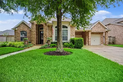 1541 Moncrey Avenue, League City, TX 77573 - Photo 2