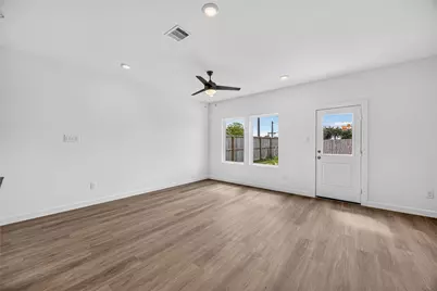 4816 Peanut Butter and Jelly Drive, Houston, TX 77048 - Photo 12