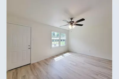 725 Cahill Road, Angleton, TX 77515 - Photo 4