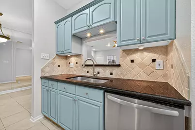 9850 Pagewood Lane #301, Houston, TX 77042 - Photo 20