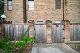 9850 Pagewood Ln, Houston, TX 77042 - Photo 2