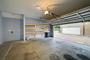 9850 Pagewood Ln, Houston, TX 77042 - Photo 40