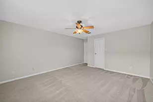 9850 Pagewood Ln, Houston, TX 77042 - Photo 30