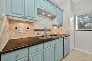 9850 Pagewood Ln, Houston, TX 77042 - Photo 18