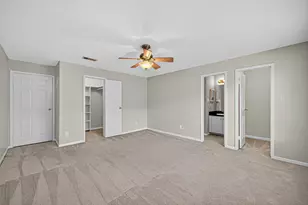 9850 Pagewood Ln, Houston, TX 77042 - Photo 32