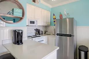 6102 Seawall Blvd, Galveston, TX 77551 - Photo 12