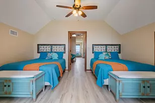 2757 Gulf View Ln, Crystal Beach, TX 77650 - Photo 36