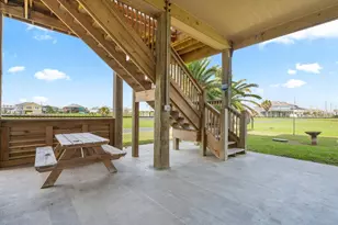 2757 Gulf View Ln, Crystal Beach, TX 77650 - Photo 42