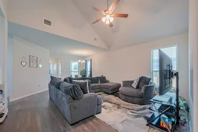 10914 Webber Lane, Texas City, TX 77591 - Photo 6