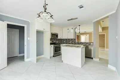 222 Colony Creek Drive, Dickinson, TX 77539 - Photo 10