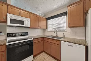 2811 Pheasant Creek Dr, Sugar Land, TX 77498 - Photo 16