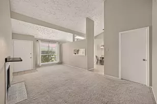 2811 Pheasant Creek Dr, Sugar Land, TX 77498 - Photo 10