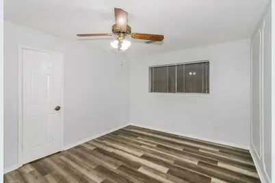 3815 Plum Hollow Drive, Houston, TX 77059 - Photo 16