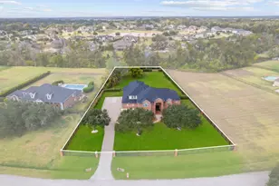 4502 Creek Point Ln, Missouri City, TX 77459 - Photo 2