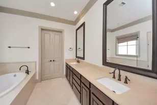 314 W Clay St, Houston, TX 77019 - Photo 32