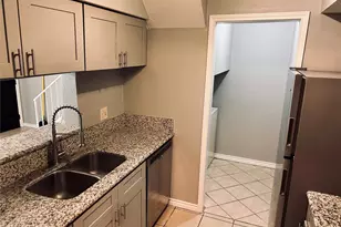 720 Memorial Mews St, Houston, TX 77079 - Photo 4