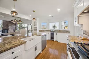 807 N Shore Dr, Kemah, TX 77565 - Photo 18