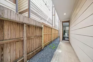 1031 W 21st St, Houston, TX 77008 - Photo 30